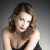 Giulia Di Quilio as Donna Coppia Esibizionista