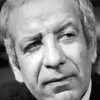 Hubert Deschamps as Le directeur de la prison