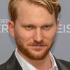 Lucas Prisor as Tom