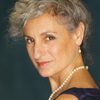 Victoria Goodhart as Maxine