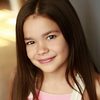 Isabelle Franca as Girl Waiting for Santa (uncredited)