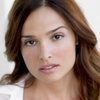 Gloria Votsis as Nia