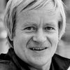 Anders Ahlbom Rosendahl as Statsministern
