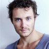 Théo Frilet as Léo (voice)