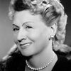 Valentine Tessier as Julie Farnese