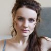 Veronika Bellová as Kazi