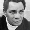 Enrique Lucero as Capitán