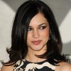 Alexis Knapp as Lia
