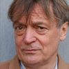 Dietmar Mues as Erster Arzt