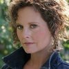 Caitlin O'Heaney as Emma