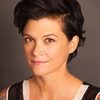 Lisa Lynch as Bartender