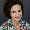 Évelyne El Garby-Klaï as Carole