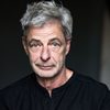 Rolf Berg as Bankangestellter