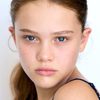 Aniela Zeig as Little Girl