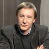 Vitaly Makhov as Police lieutenant