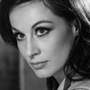 Olivera Katarina as Vanessa Benedikt (as Olivera Vuco)