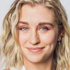 Taylor Misiak as Billie