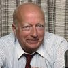 Bob Elliott as Bank Guard