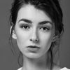 Jazz Egger as Victoria