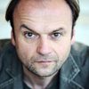Stefan Mehren as Vater