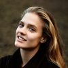 Miriam Fussenegger as Anna
