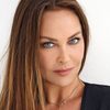 Hülya Avsar as Isabel