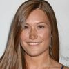Schuyler Fisk as Ashley