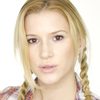 Hayley Derryberry as Simone