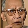 Hui Ying-Sau as Bruce's father