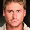 David Newton as Dirk Roos