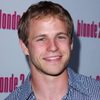 Travis Schiffner as Izzy Bohen