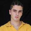 Matheus Lustosa as Tiago Criança