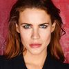Courtney Hope as Amber