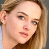 Jess Weixler as Mabel