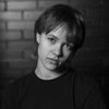 Elsi Sloan as Sirun kämppäkaveri
