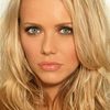 Tanja Reichert as Eve