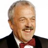 Daniel Rabinovich as Rabino Mendl