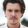 Xavier Samuel as Brent