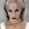 Mary Ure as Elizabeth Custer