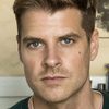 Sean O'Neill as Steven