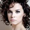 Maxine Kazis as Sanna Wagner