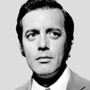 Ricardo Merino as Edmundo
