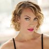 Charisse Bellante as Live Chat Woman