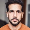 Daniele Rizzo as Larry