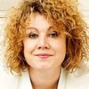 Emily Lloyd as Annie Doherty