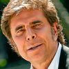 Jorge Martínez as Doctor