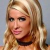 Lauren Williams as Janice Barker