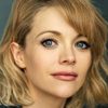 Antonia Bernath as Heather