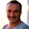 Pascal Sellem as Pascal, le barman
