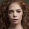 Su Kutlu as Zeynep